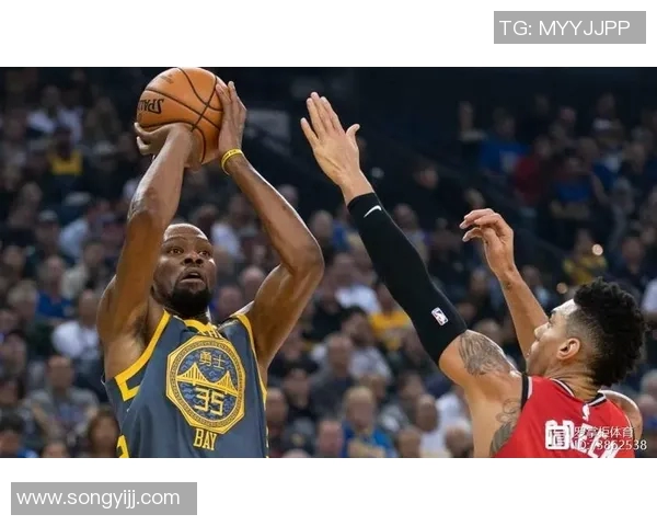 勇士与雷霆激战2月25日球迷期待精彩对决与逆转奇迹